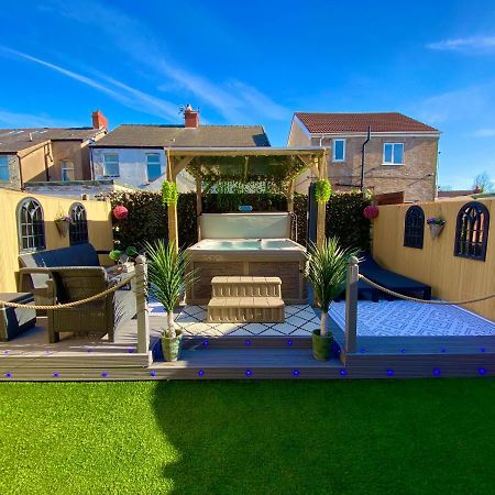 New…The Hottub House Blackpool Pleasure Beach Exteriör bild