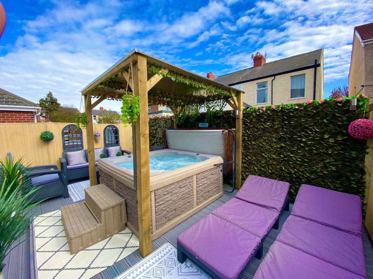 New…The Hottub House Blackpool Pleasure Beach Exteriör bild