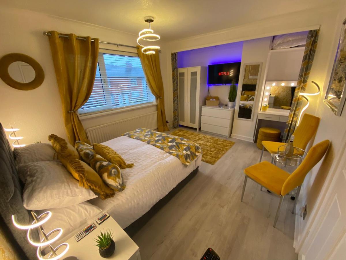 New…The Hottub House Blackpool Pleasure Beach Exteriör bild