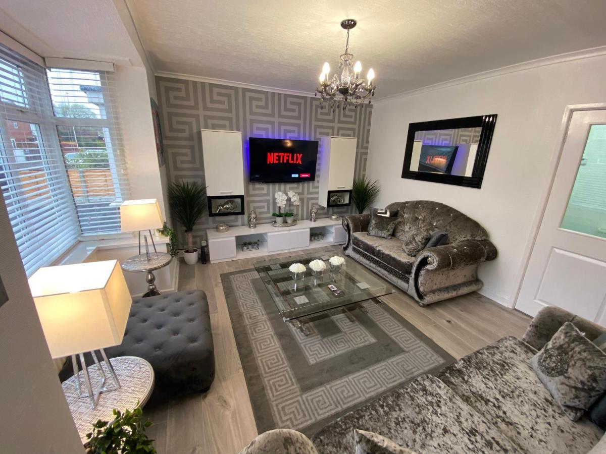 New…The Hottub House Blackpool Pleasure Beach Exteriör bild