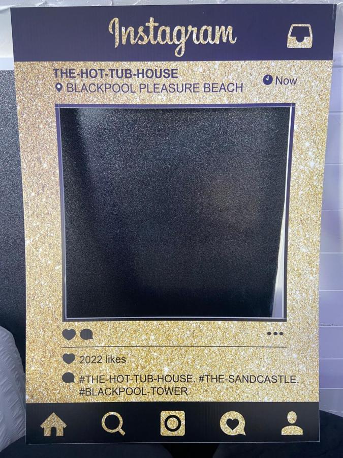 New…The Hottub House Blackpool Pleasure Beach Exteriör bild