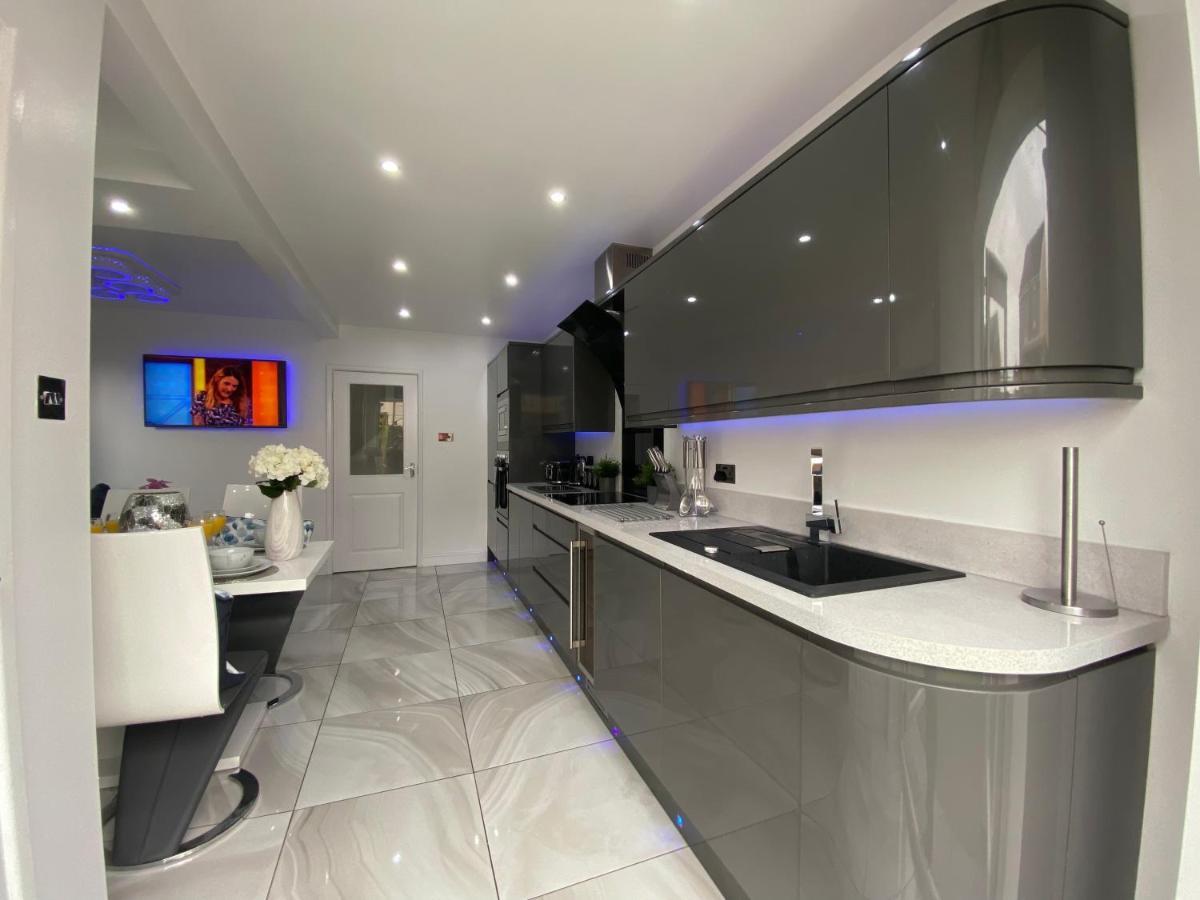 New…The Hottub House Blackpool Pleasure Beach Exteriör bild