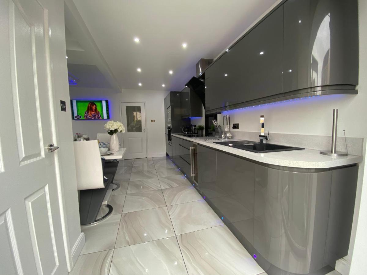 New…The Hottub House Blackpool Pleasure Beach Exteriör bild
